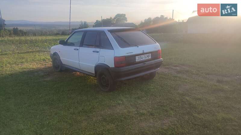 Хэтчбек SEAT Ibiza 1990 в Сторожинце