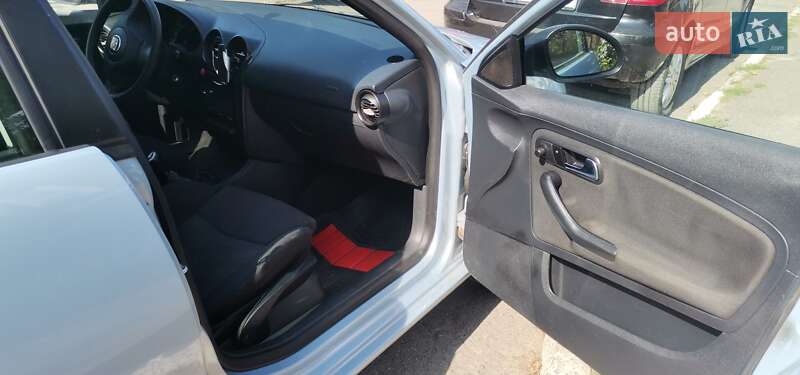 Хетчбек SEAT Ibiza 2005 в Сокирянах