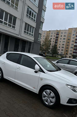 Хетчбек SEAT Ibiza 2012 в Рівному