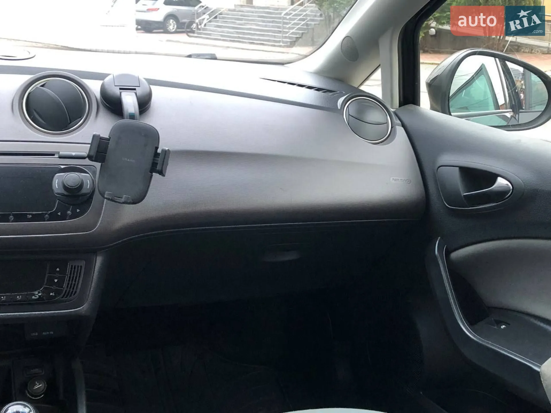 2012 SEAT Ibiza - мініатюра 16