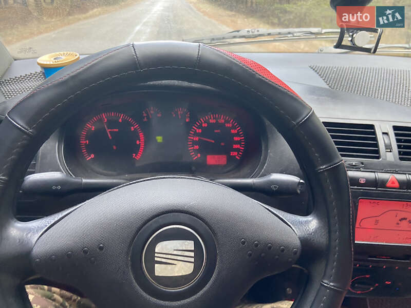 Хетчбек SEAT Ibiza 2000 в Києві