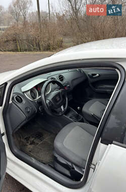 Хэтчбек SEAT Ibiza 2010 в 