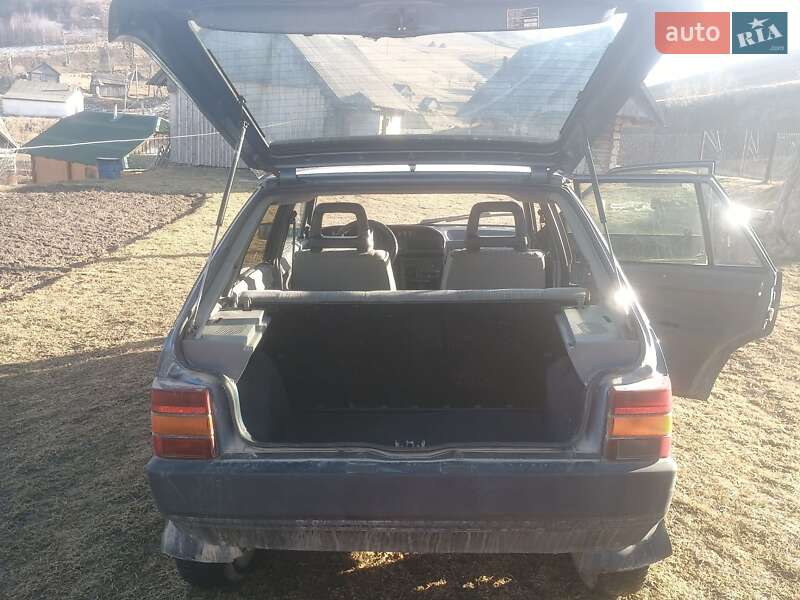 Хэтчбек SEAT Ibiza 1990 в Сколе