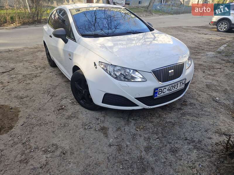 Хэтчбек SEAT Ibiza 2011 в 