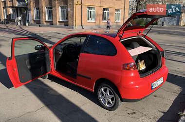 Хэтчбек SEAT Ibiza 2004 в 