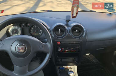 Хэтчбек SEAT Ibiza 2004 в 