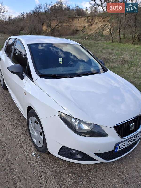 Хэтчбек SEAT Ibiza 2010 в Каменке