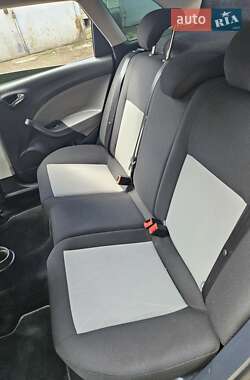 Хетчбек SEAT Ibiza 2012 в 