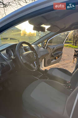 Хетчбек SEAT Ibiza 2011 в  фото 9 Хетчбек SEAT Ibiza 2011 в