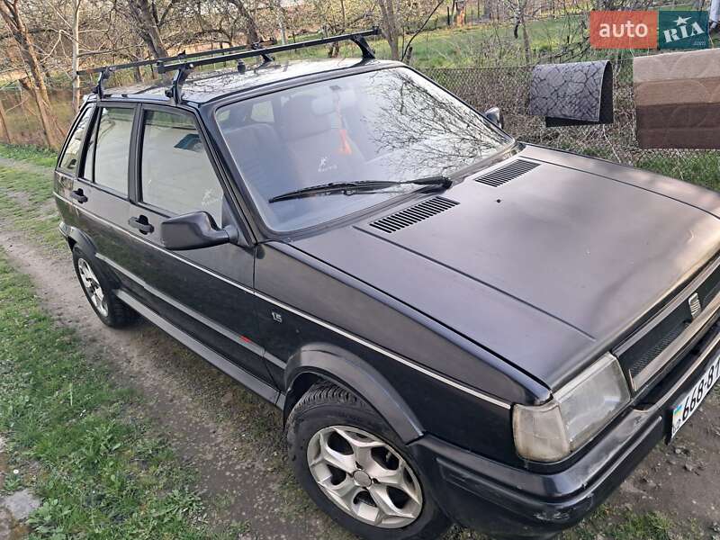Хетчбек SEAT Ibiza 1990 в Дерно