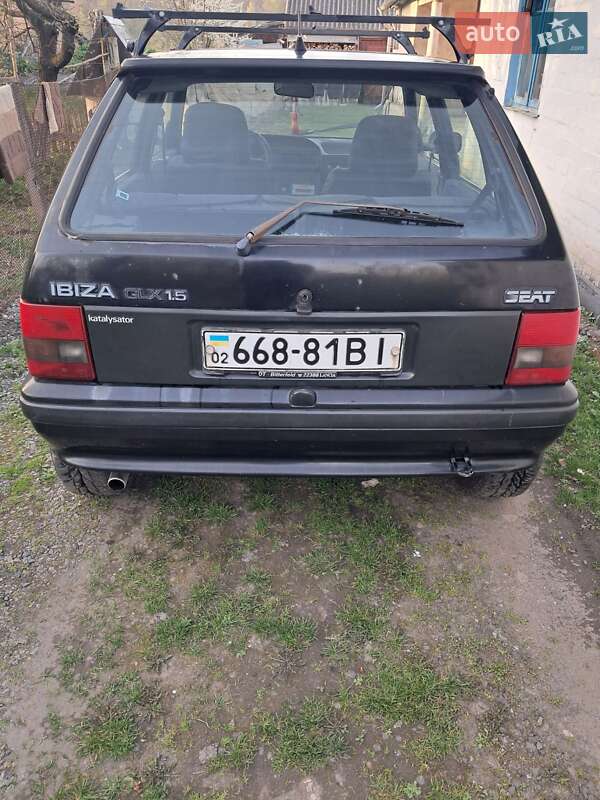 Хетчбек SEAT Ibiza 1990 в Дерно