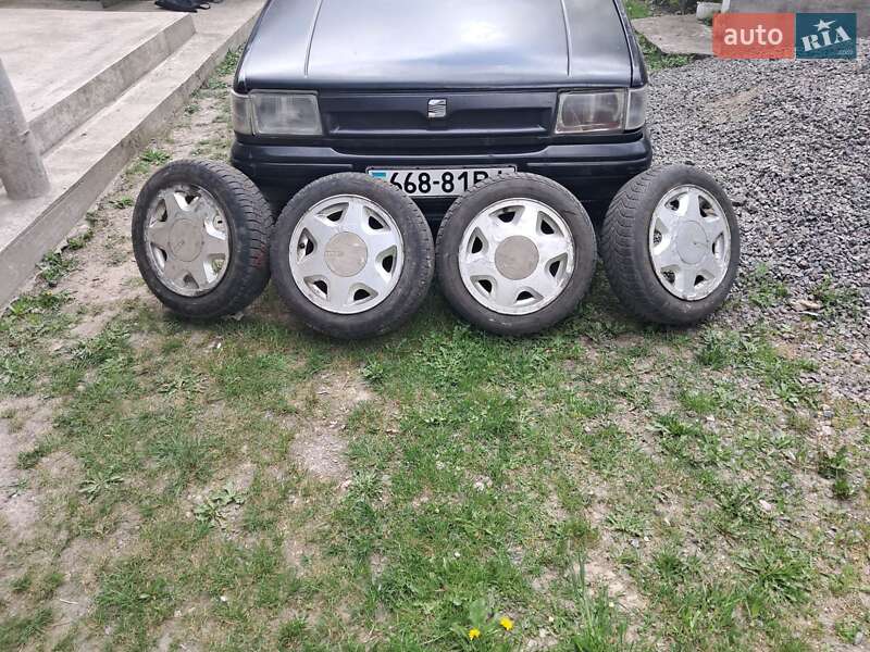 Хетчбек SEAT Ibiza 1990 в Дерно