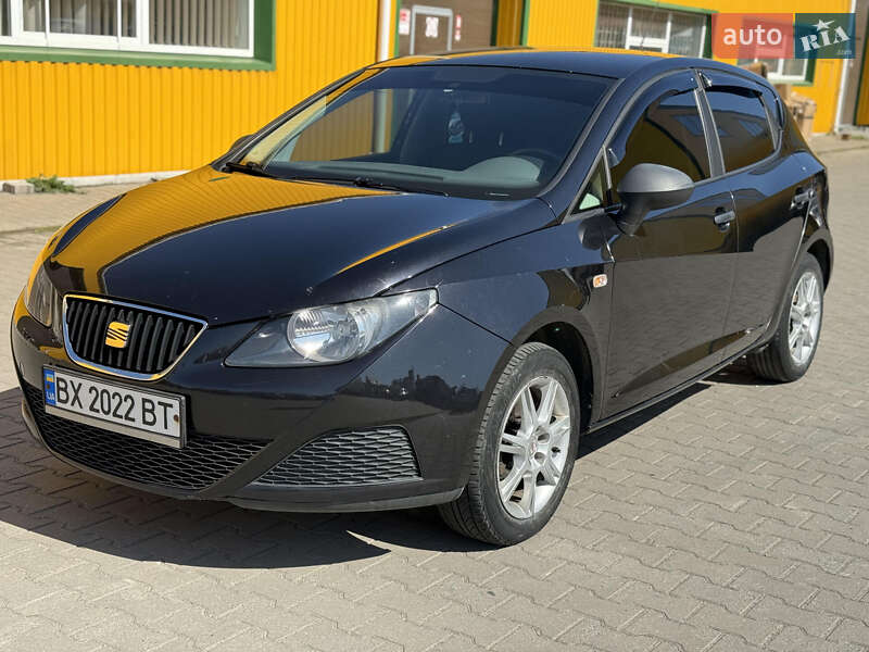 Хэтчбек SEAT Ibiza 2010 в 