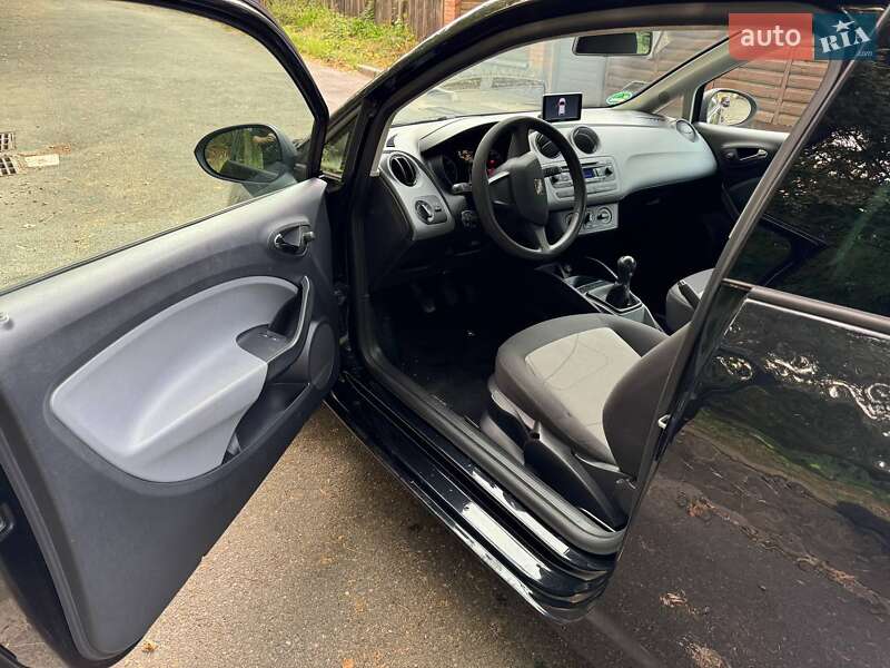 Хэтчбек SEAT Ibiza 2014 в Киеве