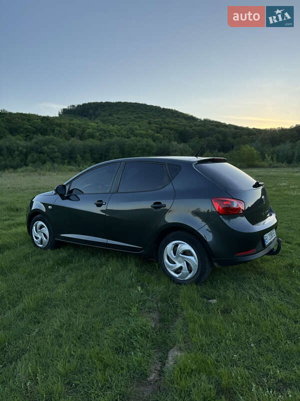 Хетчбек SEAT Ibiza 2011 в Мукачевому