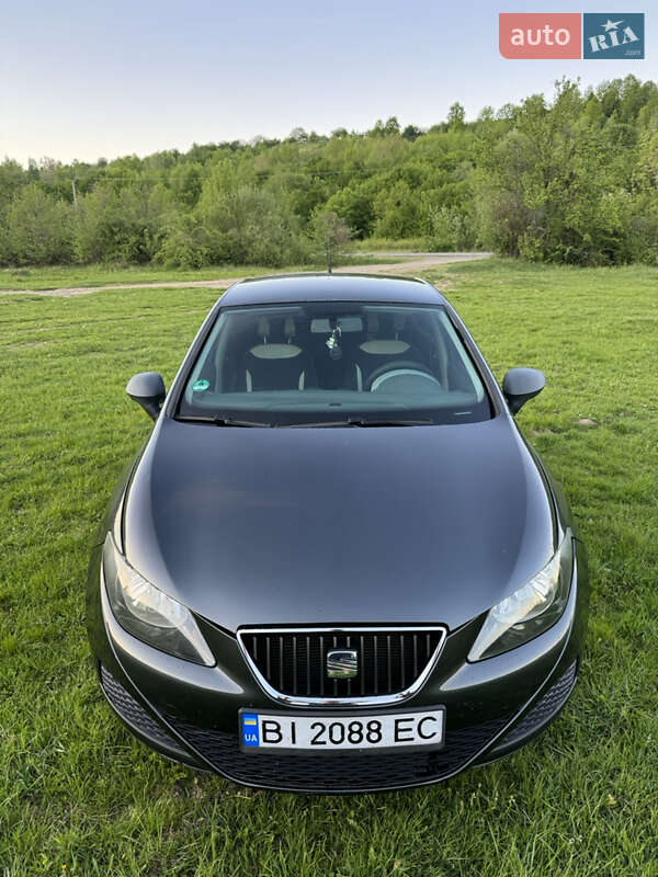 Хетчбек SEAT Ibiza 2011 в Мукачевому