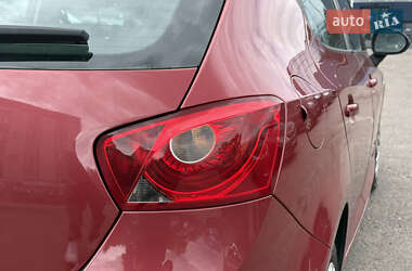 Хетчбек SEAT Ibiza 2011 в 