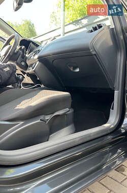 Хэтчбек SEAT Ibiza 2010 в 