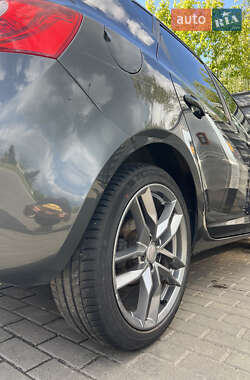 Хэтчбек SEAT Ibiza 2010 в 