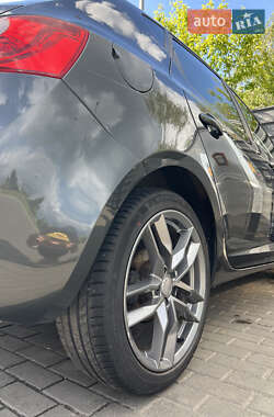 Хэтчбек SEAT Ibiza 2010 в 