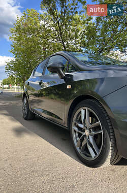 Хэтчбек SEAT Ibiza 2010 в 