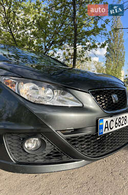 Хэтчбек SEAT Ibiza 2010 в 