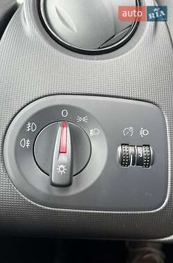 Хэтчбек SEAT Ibiza 2010 в 