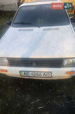 Хетчбек SEAT Ibiza 1987 в Вільногірську