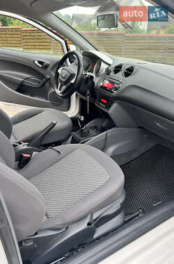 Хэтчбек SEAT Ibiza 2010 в 
