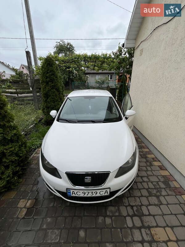 Хетчбек SEAT Ibiza 2011 в Луцьку