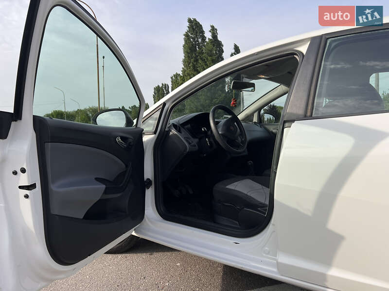 Хэтчбек SEAT Ibiza 2013 в Кременчуге фото 11 Хэтчбек SEAT Ibiza 2013 в Кременчуге