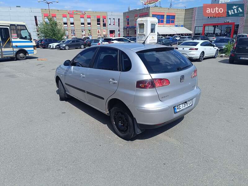 Хетчбек SEAT Ibiza 2003 в Дніпрі