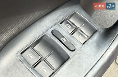 Хэтчбек SEAT Ibiza 2011 в 