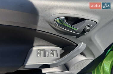 Хэтчбек SEAT Ibiza 2012 в 