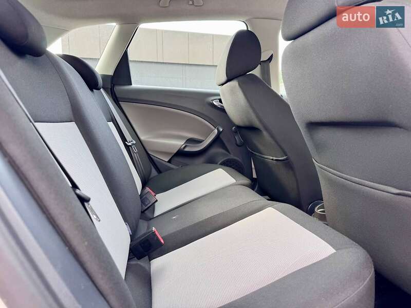 Хетчбек SEAT Ibiza 2013 в Запоріжжі