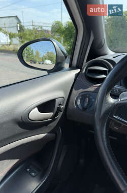 Хэтчбек SEAT Ibiza 2010 в 