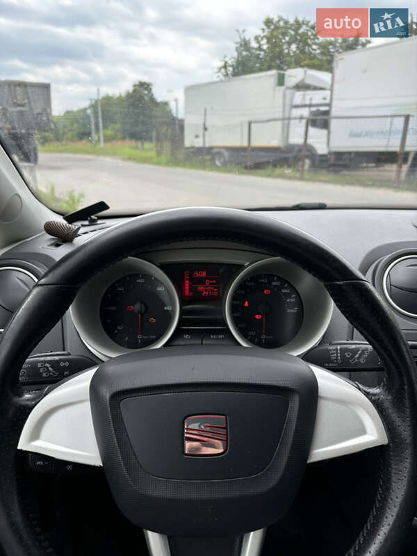 Хэтчбек SEAT Ibiza 2011 в Львове