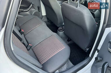 Хэтчбек SEAT Ibiza 2010 в 