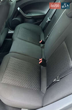 Хэтчбек SEAT Ibiza 2010 в 