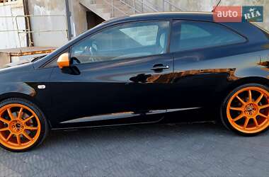 Хэтчбек SEAT Ibiza 2012 в 