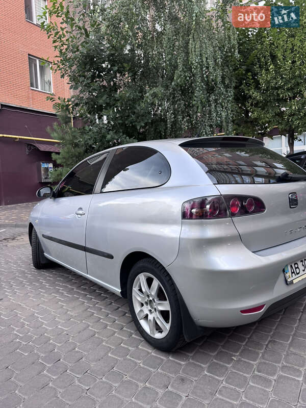 Хетчбек SEAT Ibiza 2006 в Вінниці