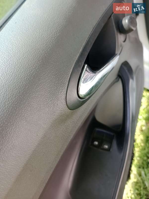 Хэтчбек SEAT Ibiza 2011 в Киеве фото 4 Хэтчбек SEAT Ibiza 2011 в Киеве