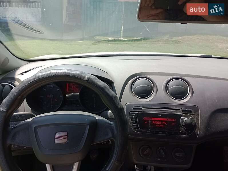 Хэтчбек SEAT Ibiza 2011 в Киеве фото 11 Хэтчбек SEAT Ibiza 2011 в Киеве