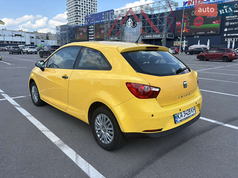 Хэтчбек SEAT Ibiza 2011 в Киеве