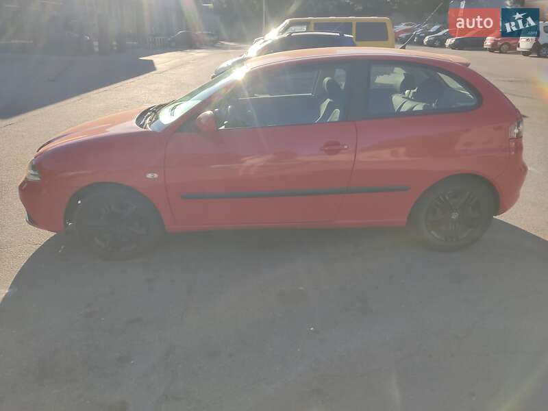 Хетчбек SEAT Ibiza 2007 в Дніпрі