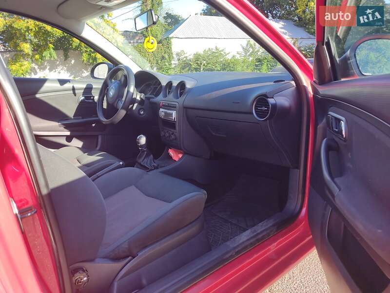 Хетчбек SEAT Ibiza 2007 в Дніпрі