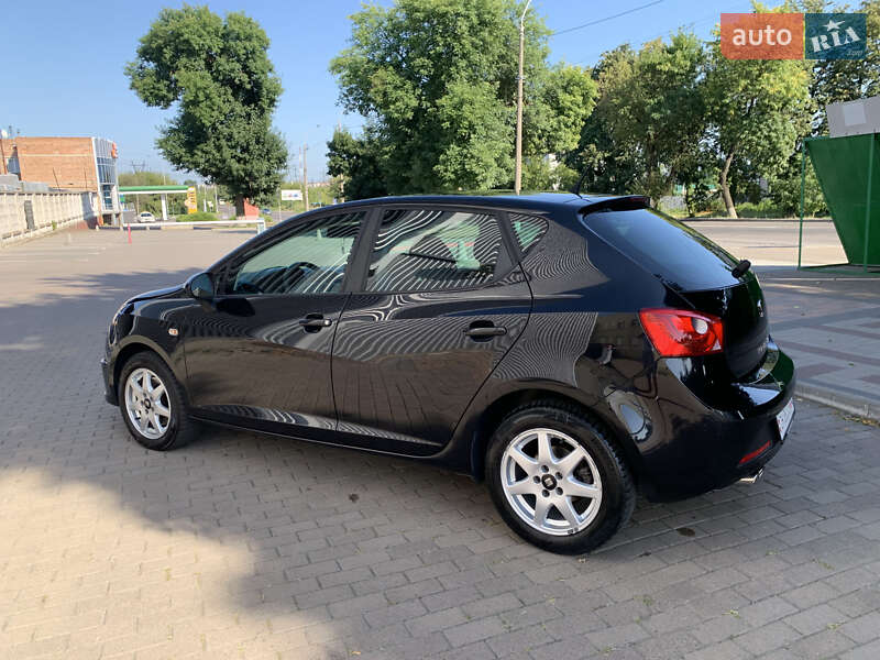 Хетчбек SEAT Ibiza 2010 в Рівному
