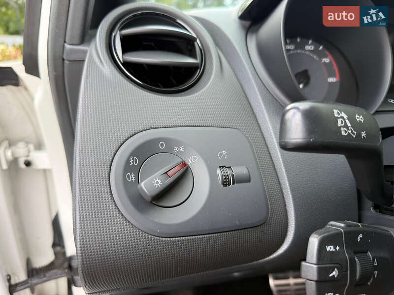 Хэтчбек SEAT Ibiza 2010 в Луцке