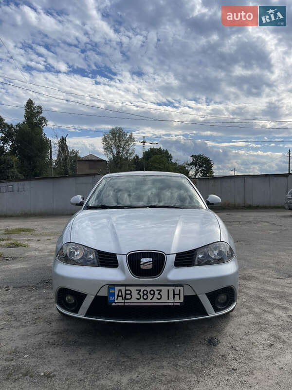 Хэтчбек SEAT Ibiza 2007 в 