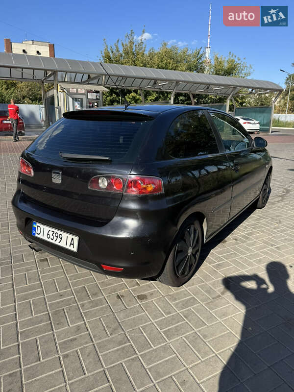 Хетчбек SEAT Ibiza 2008 в Києві